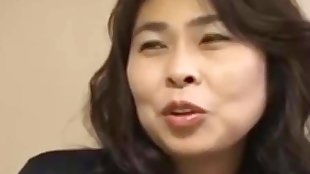 Amature Chinese MILF, the first-ever time of appearance in Porn